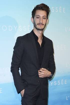 Premiere von l Odyssee in Paris - Pierre Niney CELEBRITIES : Premiere l Odyssee - Paris - 03 10 2016 GwendolineLeGoff Panoramic 
