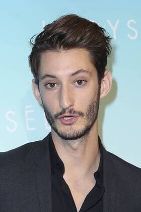 Premiere von l Odyssee in Paris - Pierre Niney CELEBRITIES : Premiere l Odyssee - Paris - 03 10 2016 GwendolineLeGoff Panoramic 