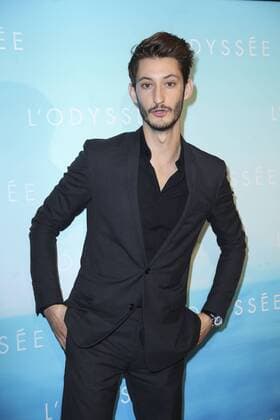 Premiere von l Odyssee in Paris - Pierre Niney CELEBRITIES : Premiere l Odyssee - Paris - 03 10 2016 GwendolineLeGoff Panoramic 
