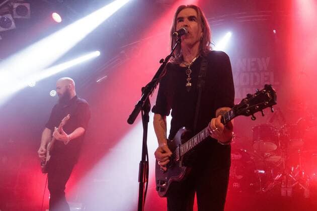 Die Musiker der britischen Band New Model Army stehen am 03. Oktober 2016 in der Markthalle in Hamburg auf der Bühne. Konzert - New Model Army in Hamburg
