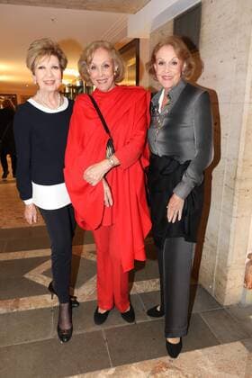 Carolin Reiber, Alice und Ellen Kessler, Theaterpremiere Gluecklich die Gluecklichen in der Komödie im Bayerischen Hof in Muenchen am 03.10.2016