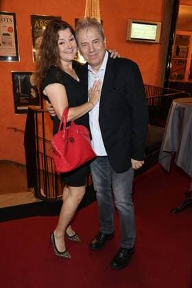 Guenther Sigl mit Ehefrau Doris, Theaterpremiere Gluecklich die Gluecklichen in der Komödie im Bayerischen Hof in Muenchen am 03.10.2016
