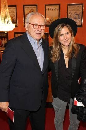Prof.Dr. Hubert Burda mit Tochter Elisabeth Burda, Theaterpremiere Gluecklich die Gluecklichen in der Komödie im Bayerischen Hof in Muenchen am 03.10.2016