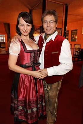Jacques Breuer mit Ehefrau Viola Wedekind, Theaterpremiere Gluecklich die Gluecklichen in der Komödie im Bayerischen Hof in Muenchen am 03.10.2016