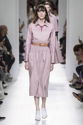 Paris Fashion Week - Hermes Modenschau 212128 Marineau Starface Paris France Paris Fashion Week. Défilé PAP Printemps-Eté 2017. HERMES. Editorial use only  Copyright: xMarineaux STAR_212128_002