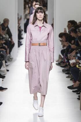 Paris Fashion Week - Hermes Modenschau 212128 Marineau Starface Paris France Paris Fashion Week. Défilé PAP Printemps-Eté 2017. HERMES. Editorial use only  Copyright: xMarineaux STAR_212128_003