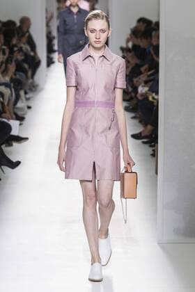 Paris Fashion Week - Hermes Modenschau 212128 Marineau Starface Paris France Paris Fashion Week. Défilé PAP Printemps-Eté 2017. HERMES. Editorial use only  Copyright: xMarineaux STAR_212128_005