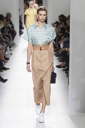 Paris Fashion Week - Hermes Modenschau 212128 Marineau Starface Paris France Paris Fashion Week. Défilé PAP Printemps-Eté 2017. HERMES. Editorial use only  Copyright: xMarineaux STAR_212128_021