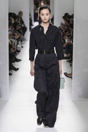 Paris Fashion Week - Hermes Modenschau 212128 Marineau Starface Paris France Paris Fashion Week. Défilé PAP Printemps-Eté 2017. HERMES. Editorial use only  Copyright: xMarineaux STAR_212128_035