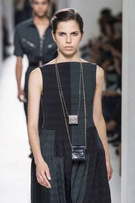 Paris Fashion Week - Hermes Modenschau 212128 Marineau Starface Paris France Paris Fashion Week. Défilé PAP Printemps-Eté 2017. HERMES. Editorial use only  Copyright: xMarineaux STAR_212128_037
