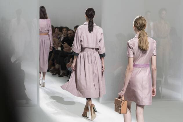 Paris Fashion Week - Hermes Modenschau 212128 Marineau Starface Paris France Paris Fashion Week. Défilé PAP Printemps-Eté 2017. HERMES. Editorial use only  Copyright: xMarineaux STAR_212128_053