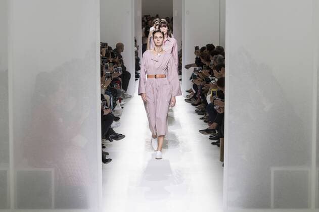 Paris Fashion Week - Hermes Modenschau 212128 Marineau Starface Paris France Paris Fashion Week. Défilé PAP Printemps-Eté 2017. HERMES. Editorial use only  Copyright: xMarineaux STAR_212128_055
