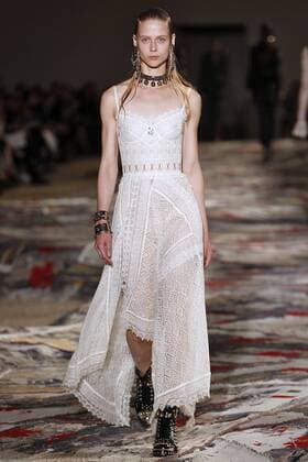 Paris Fashion Week - Alexander McQueen Modenschau 212130 Marineau Starface 2016-10-03 Paris France Paris Fashion week. Pret-a-porter printemps-ete 2017. Defile Alexander McQueen. Alexander McQueen, spring-summer 2017 Paris, France Paris Fashion week. Ready-to-wear spring-summer 2017 Defile Alexander McQueen. Editorial Use Only _sans_perso  Copyright: xMarineaux STAR_212130_010