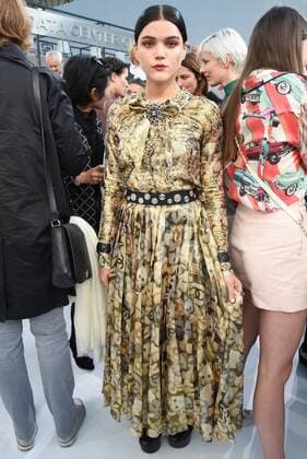 Paris Fashion Week - Chanel: Prominenz 212137 Serge Arnal Starface 2016-10-04 Paris France Paris Fashion Week. Défilé PAP Printemps-Eté 2017. Chanel. Peolple Sokolinski, Stéphanie ( SoKo )  Copyright: xSergexArnalx xStarfacex STAR_212137_031