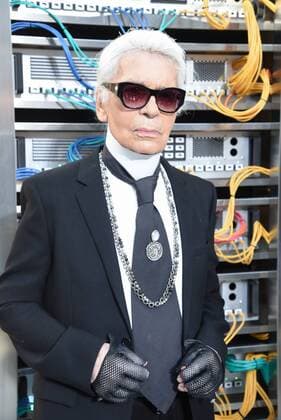 Paris Fashion Week - Chanel 212137 Serge Arnal Starface 2016-10-04 Paris France Paris Fashion Week. Défilé PAP Printemps-Eté 2017. Chanel. Peolple Lagerfeld, Karl  Copyright: xSergexArnalx xStarfacex STAR_212137_033