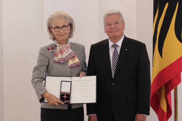 Berlin, Schloss Bellevue, Ansprache bei der Verleihung des Verdienstordens der Bundesrepublik Deutschland zum Tag der Deutschen Einheit, Foto: Gabriela Fürstin zu Sayn-Wittgenstein-Sayn, Bundespräsident Joachim Gauck
