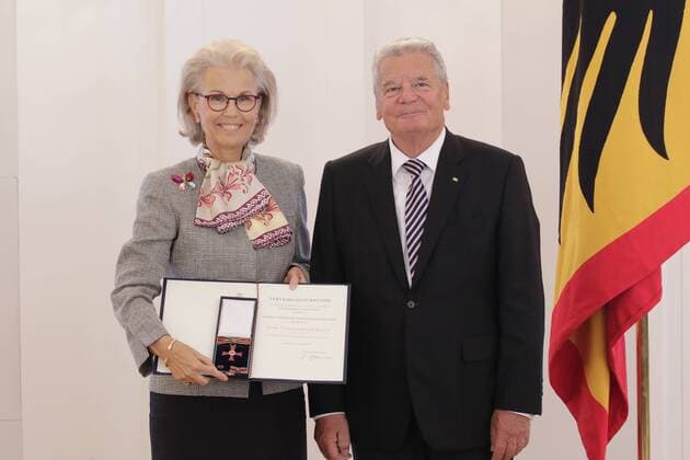 Berlin, Schloss Bellevue, Ansprache bei der Verleihung des Verdienstordens der Bundesrepublik Deutschland zum Tag der Deutschen Einheit, Foto: Gabriela Fürstin zu Sayn-Wittgenstein-Sayn, Bundespräsident Joachim Gauck