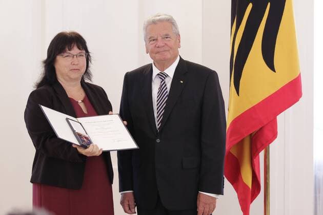 Berlin, Schloss Bellevue, Ansprache bei der Verleihung des Verdienstordens der Bundesrepublik Deutschland zum Tag der Deutschen Einheit, Foto: Mannuela Kanneberg, Bundespräsident Joachim Gauck