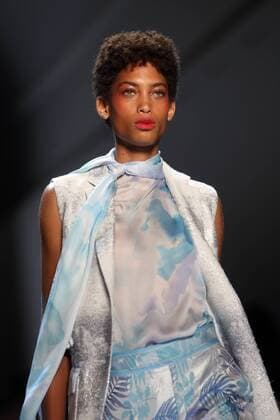 A model takes to the catwalk during the presentation of Leonard s show as part of the Spring-Summer 2017 Paris Fashion Week on October 3, 2016.  PAR20161003108 MAYAxVIDON-WHITE