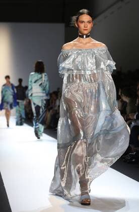 A model takes to the catwalk during the presentation of Leonard s show as part of the Spring-Summer 2017 Paris Fashion Week on October 3, 2016.  PAR20161003110 MAYAxVIDON-WHITE
