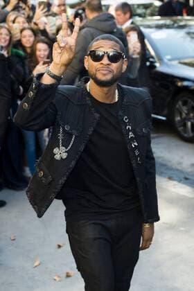 Usher CELEBRITIES : arrivals Chanel - Paris - 04 10 2016 JBAutissier Panoramic 