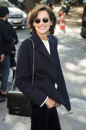 Ines de la Fressange CELEBRITIES : arrivals Chanel - Paris - 04 10 2016 JBAutissier Panoramic 