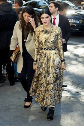 Stephanie di Giusto and Stephanie Sokolinski Soko CELEBRITIES : arrivals Chanel - Paris - 04 10 2016 JBAutissier Panoramic 
