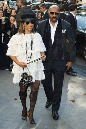 Marjorie Harvey and son mari Steve CELEBRITIES : arrivals Chanel - Paris - 04 10 2016 JBAutissier Panoramic 