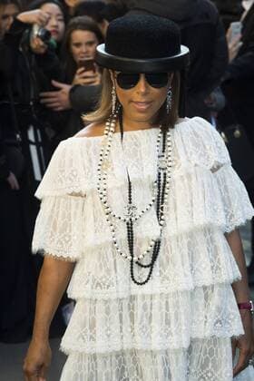 Marjorie Harvey CELEBRITIES : arrivals Chanel - Paris - 04 10 2016 JBAutissier Panoramic 