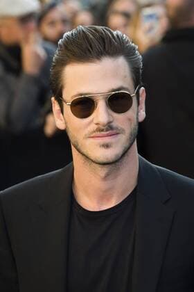 Gaspard Ulliel CELEBRITIES : arrivals Chanel - Paris - 04 10 2016 JBAutissier Panoramic 
