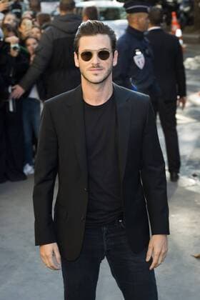 Gaspard Ulliel CELEBRITIES : arrivals Chanel - Paris - 04 10 2016 JBAutissier Panoramic 