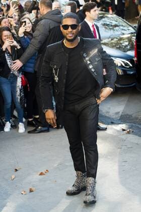 Usher CELEBRITIES : arrivals Chanel - Paris - 04 10 2016 JBAutissier Panoramic 