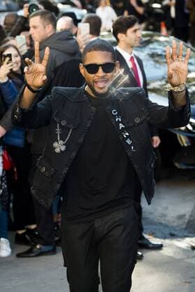 Usher CELEBRITIES : arrivals Chanel - Paris - 04 10 2016 JBAutissier Panoramic 