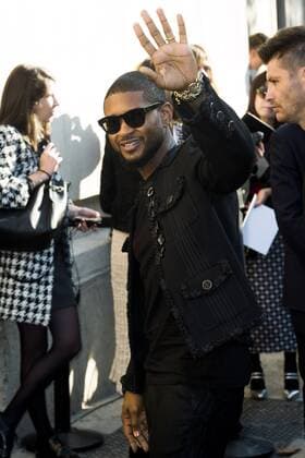 Usher CELEBRITIES : arrivals Chanel - Paris - 04 10 2016 JBAutissier Panoramic 