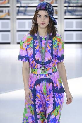 212146 Marineau Starface 2016-10-04 Paris France Paris Fashion week. Pret-a-porter printemps-ete 2017. Defile Chanel. Chanel, spring-summer 2017 Paris, France Paris Fashion week. Ready-to-wear spring-summer 2017 Defile Chanel Editorial Use Only _sans_perso  Copyright: xMarineaux STAR_212146_049