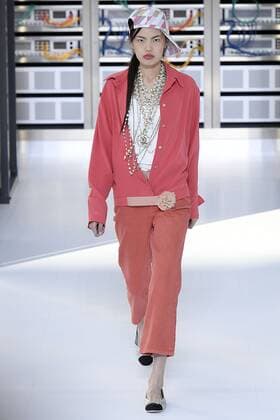 212146 Marineau Starface 2016-10-04 Paris France Paris Fashion week. Pret-a-porter printemps-ete 2017. Defile Chanel. Chanel, spring-summer 2017 Paris, France Paris Fashion week. Ready-to-wear spring-summer 2017 Defile Chanel Editorial Use Only _sans_perso  Copyright: xMarineaux STAR_212146_050