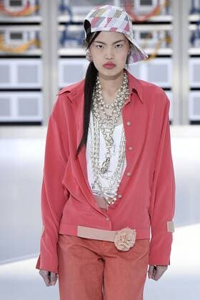 212146 Marineau Starface 2016-10-04 Paris France Paris Fashion week. Pret-a-porter printemps-ete 2017. Defile Chanel. Chanel, spring-summer 2017 Paris, France Paris Fashion week. Ready-to-wear spring-summer 2017 Defile Chanel Editorial Use Only _sans_perso  Copyright: xMarineaux STAR_212146_051
