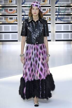 212146 Marineau Starface 2016-10-04 Paris France Paris Fashion week. Pret-a-porter printemps-ete 2017. Defile Chanel. Chanel, spring-summer 2017 Paris, France Paris Fashion week. Ready-to-wear spring-summer 2017 Defile Chanel Editorial Use Only _sans_perso  Copyright: xMarineaux STAR_212146_058