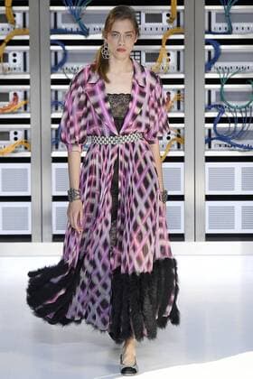 212146 Marineau Starface 2016-10-04 Paris France Paris Fashion week. Pret-a-porter printemps-ete 2017. Defile Chanel. Chanel, spring-summer 2017 Paris, France Paris Fashion week. Ready-to-wear spring-summer 2017 Defile Chanel Editorial Use Only _sans_perso  Copyright: xMarineaux STAR_212146_061