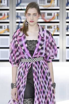 212146 Marineau Starface 2016-10-04 Paris France Paris Fashion week. Pret-a-porter printemps-ete 2017. Defile Chanel. Chanel, spring-summer 2017 Paris, France Paris Fashion week. Ready-to-wear spring-summer 2017 Defile Chanel Editorial Use Only _sans_perso  Copyright: xMarineaux STAR_212146_062