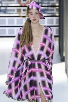 212146 Marineau Starface 2016-10-04 Paris France Paris Fashion week. Pret-a-porter printemps-ete 2017. Defile Chanel. Chanel, spring-summer 2017 Paris, France Paris Fashion week. Ready-to-wear spring-summer 2017 Defile Chanel Editorial Use Only _sans_perso  Copyright: xMarineaux STAR_212146_066