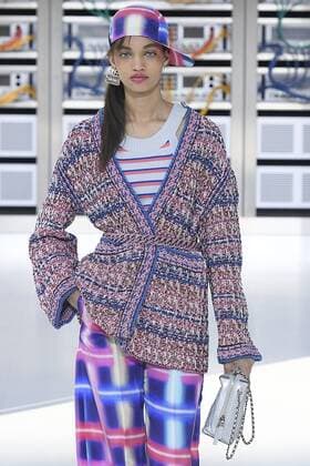 212146 Marineau Starface 2016-10-04 Paris France Paris Fashion week. Pret-a-porter printemps-ete 2017. Defile Chanel. Chanel, spring-summer 2017 Paris, France Paris Fashion week. Ready-to-wear spring-summer 2017 Defile Chanel Editorial Use Only _sans_perso  Copyright: xMarineaux STAR_212146_073
