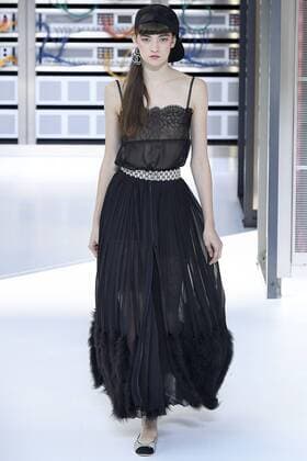 212146 Marineau Starface 2016-10-04 Paris France Paris Fashion week. Pret-a-porter printemps-ete 2017. Defile Chanel. Chanel, spring-summer 2017 Paris, France Paris Fashion week. Ready-to-wear spring-summer 2017 Defile Chanel Editorial Use Only _sans_perso  Copyright: xMarineaux STAR_212146_074