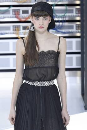 212146 Marineau Starface 2016-10-04 Paris France Paris Fashion week. Pret-a-porter printemps-ete 2017. Defile Chanel. Chanel, spring-summer 2017 Paris, France Paris Fashion week. Ready-to-wear spring-summer 2017 Defile Chanel Editorial Use Only _sans_perso  Copyright: xMarineaux STAR_212146_075