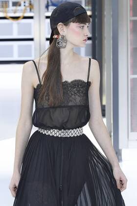 212146 Marineau Starface 2016-10-04 Paris France Paris Fashion week. Pret-a-porter printemps-ete 2017. Defile Chanel. Chanel, spring-summer 2017 Paris, France Paris Fashion week. Ready-to-wear spring-summer 2017 Defile Chanel Editorial Use Only _sans_perso  Copyright: xMarineaux STAR_212146_076