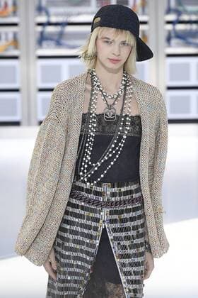 212146 Marineau Starface 2016-10-04 Paris France Paris Fashion week. Pret-a-porter printemps-ete 2017. Defile Chanel. Chanel, spring-summer 2017 Paris, France Paris Fashion week. Ready-to-wear spring-summer 2017 Defile Chanel Editorial Use Only _sans_perso  Copyright: xMarineaux STAR_212146_088