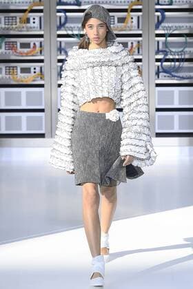 212146 Marineau Starface 2016-10-04 Paris France Paris Fashion week. Pret-a-porter printemps-ete 2017. Defile Chanel. Chanel, spring-summer 2017 Paris, France Paris Fashion week. Ready-to-wear spring-summer 2017 Defile Chanel Editorial Use Only _sans_perso  Copyright: xMarineaux STAR_212146_091