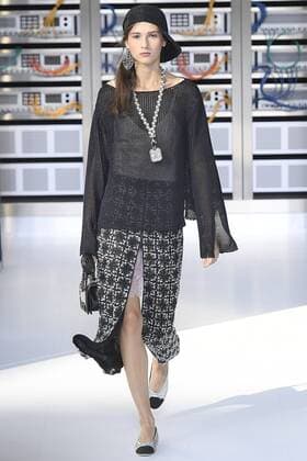 212146 Marineau Starface 2016-10-04 Paris France Paris Fashion week. Pret-a-porter printemps-ete 2017. Defile Chanel. Chanel, spring-summer 2017 Paris, France Paris Fashion week. Ready-to-wear spring-summer 2017 Defile Chanel Editorial Use Only _sans_perso  Copyright: xMarineaux STAR_212146_099