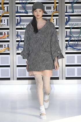 212146 Marineau Starface 2016-10-04 Paris France Paris Fashion week. Pret-a-porter printemps-ete 2017. Defile Chanel. Chanel, spring-summer 2017 Paris, France Paris Fashion week. Ready-to-wear spring-summer 2017 Defile Chanel Editorial Use Only _sans_perso  Copyright: xMarineaux STAR_212146_101