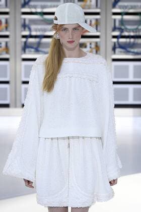 212146 Marineau Starface 2016-10-04 Paris France Paris Fashion week. Pret-a-porter printemps-ete 2017. Defile Chanel. Chanel, spring-summer 2017 Paris, France Paris Fashion week. Ready-to-wear spring-summer 2017 Defile Chanel Editorial Use Only _sans_perso  Copyright: xMarineaux STAR_212146_109
